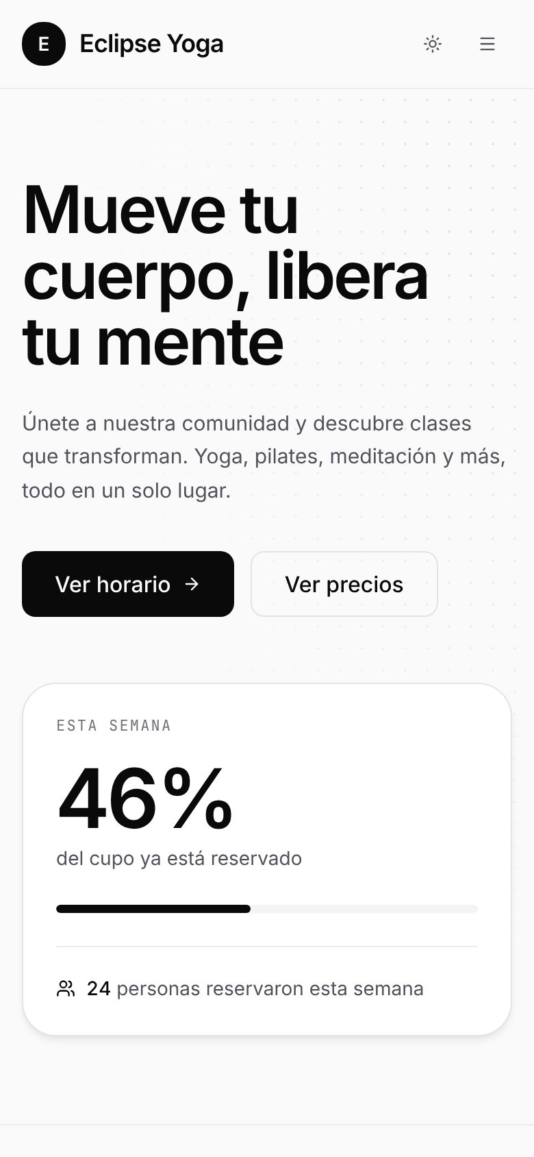 Portada del sitio de un estudio en el celular, con los botones para ver horario y precios.